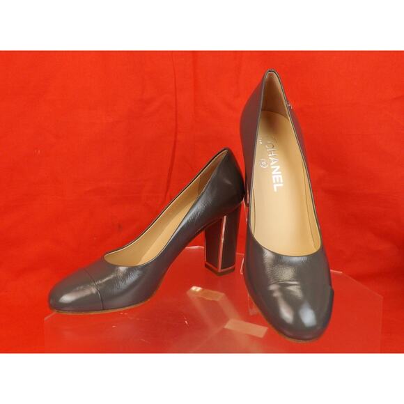 NIB CHANEL G31655 GRAY DISTRESSED LEATHER CC LOGO CAP TOE SILVER HEEL PUMPS 38 - Picture 10 of 12
